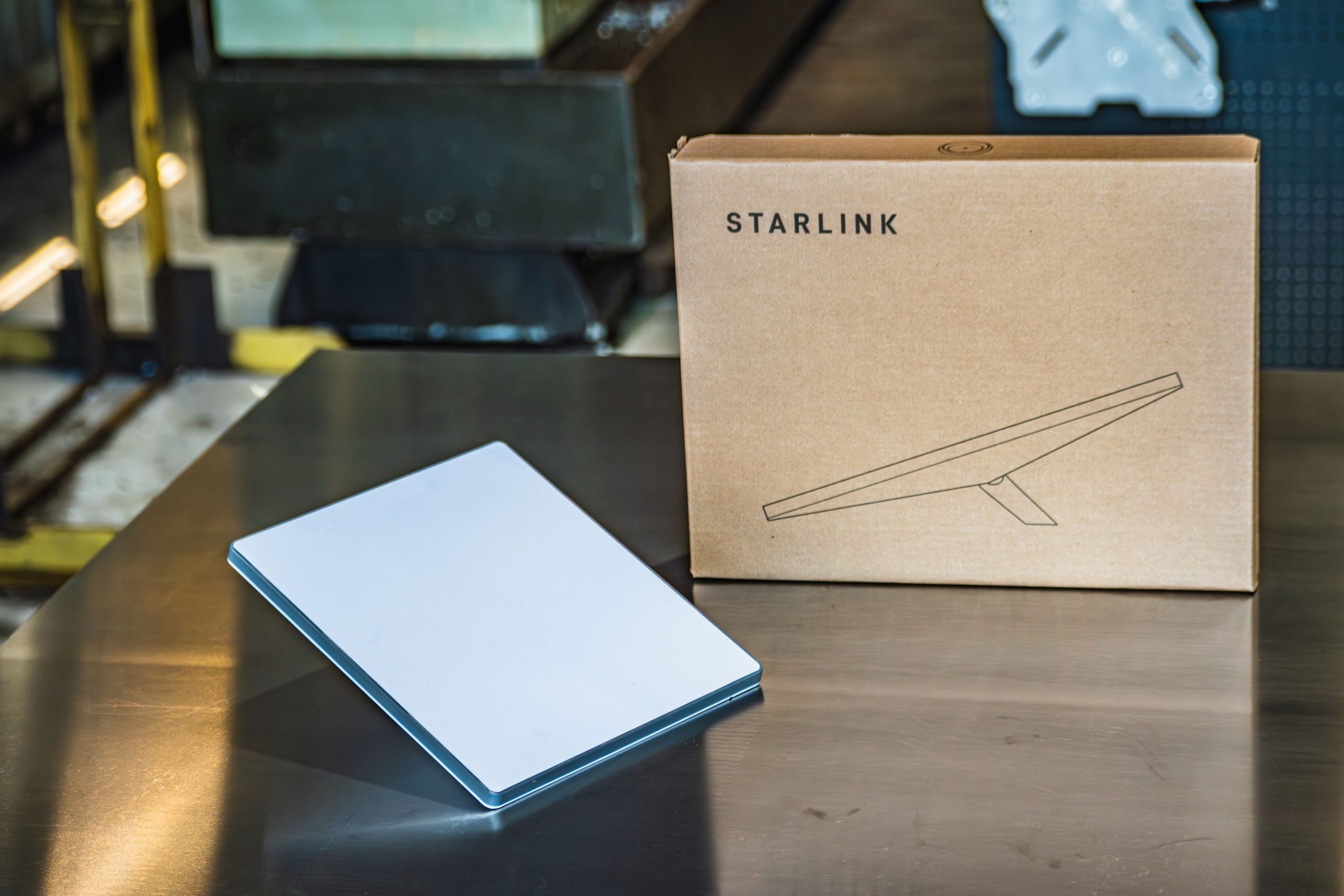 А вы знали, что Starlink Mini весит меньше, чем современный ноутбук?